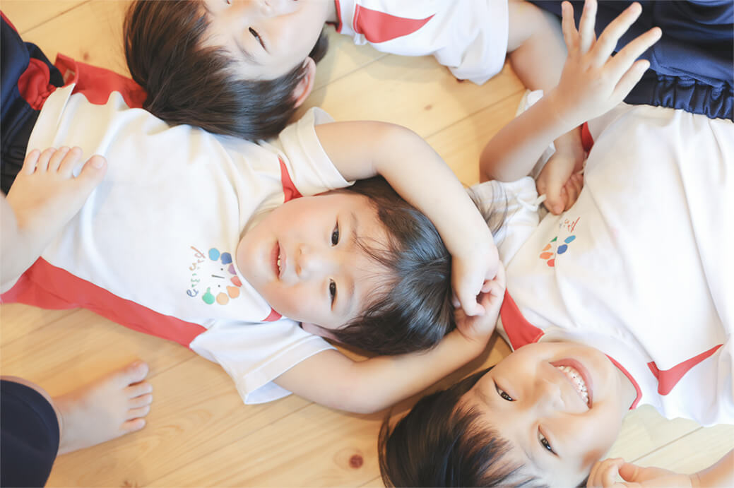 独自の育成プログラムで内省を育てる